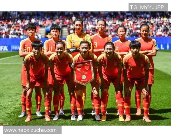 中国女足迎战南非女足全力争胜展现拼搏精神与团队合作魅力